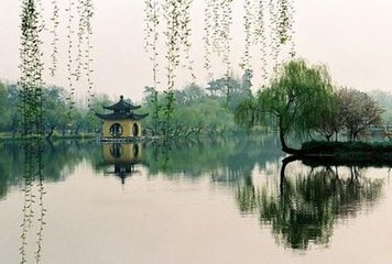 千岛湖、杭州西湖、花港观鱼、《爸爸去哪儿》—建德新叶古村、新安江七里扬帆、大慈岩（江南悬空寺、天然立佛、长谷溪流）、葫芦峡激情皮筏漂流三日游